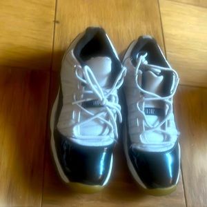 Jordan’s #11 black and white